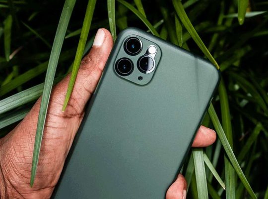 What Is a Smartphone? A Mobile Phone and Computer In One Device